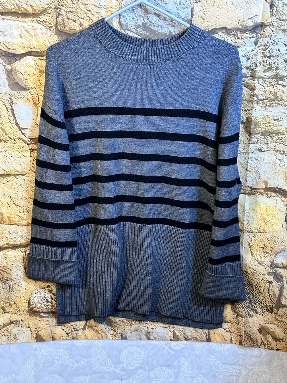 ZESICA Sweater Size M Gray Black Striped Turtleneck Tunic